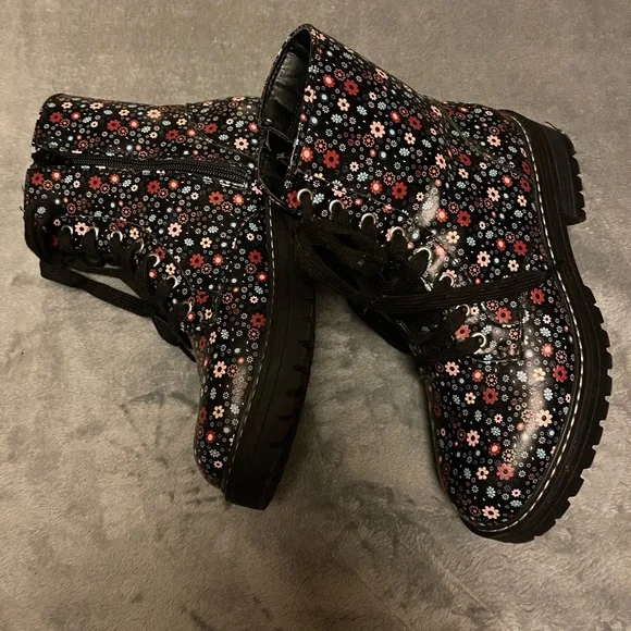 Sugar Kaedy combat boots. - Picture 5 of 7